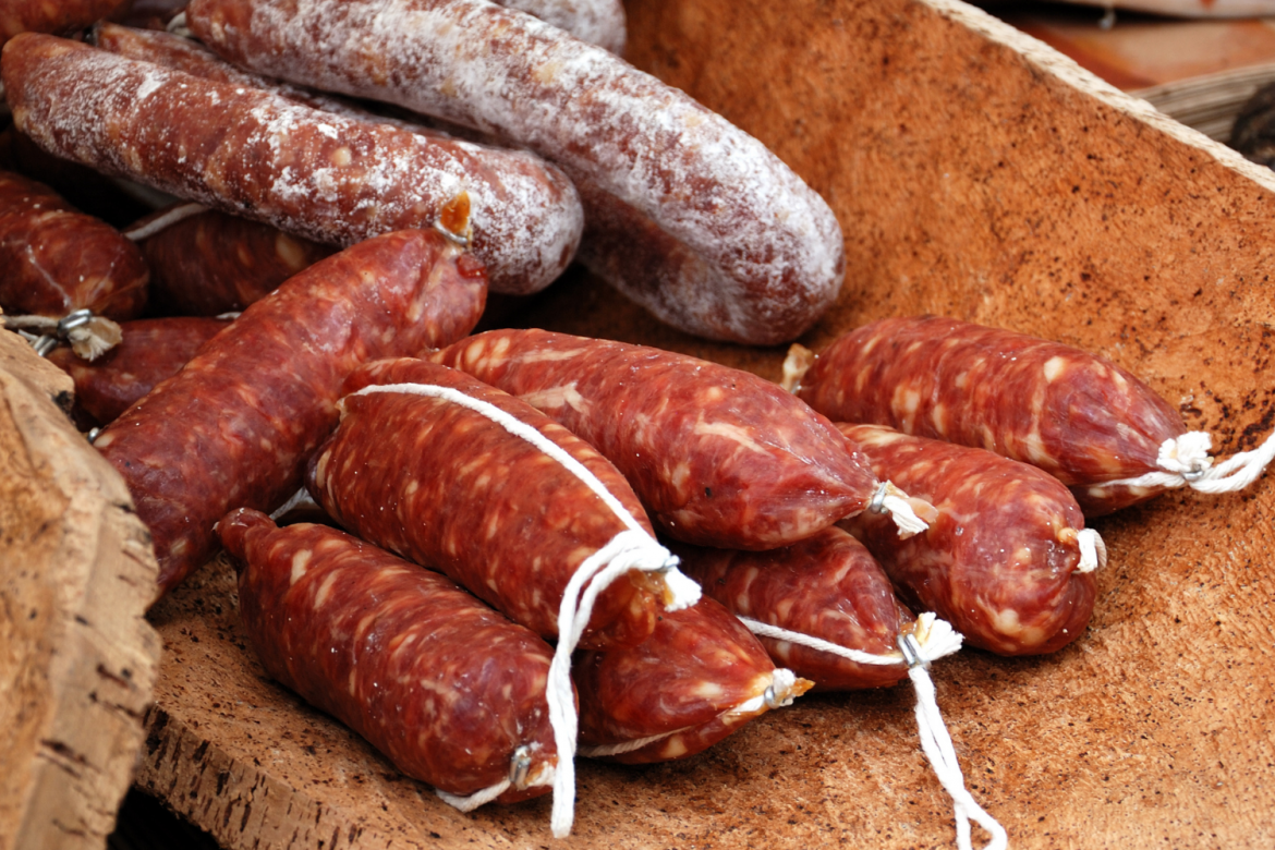 SInsaccamento dei salumi